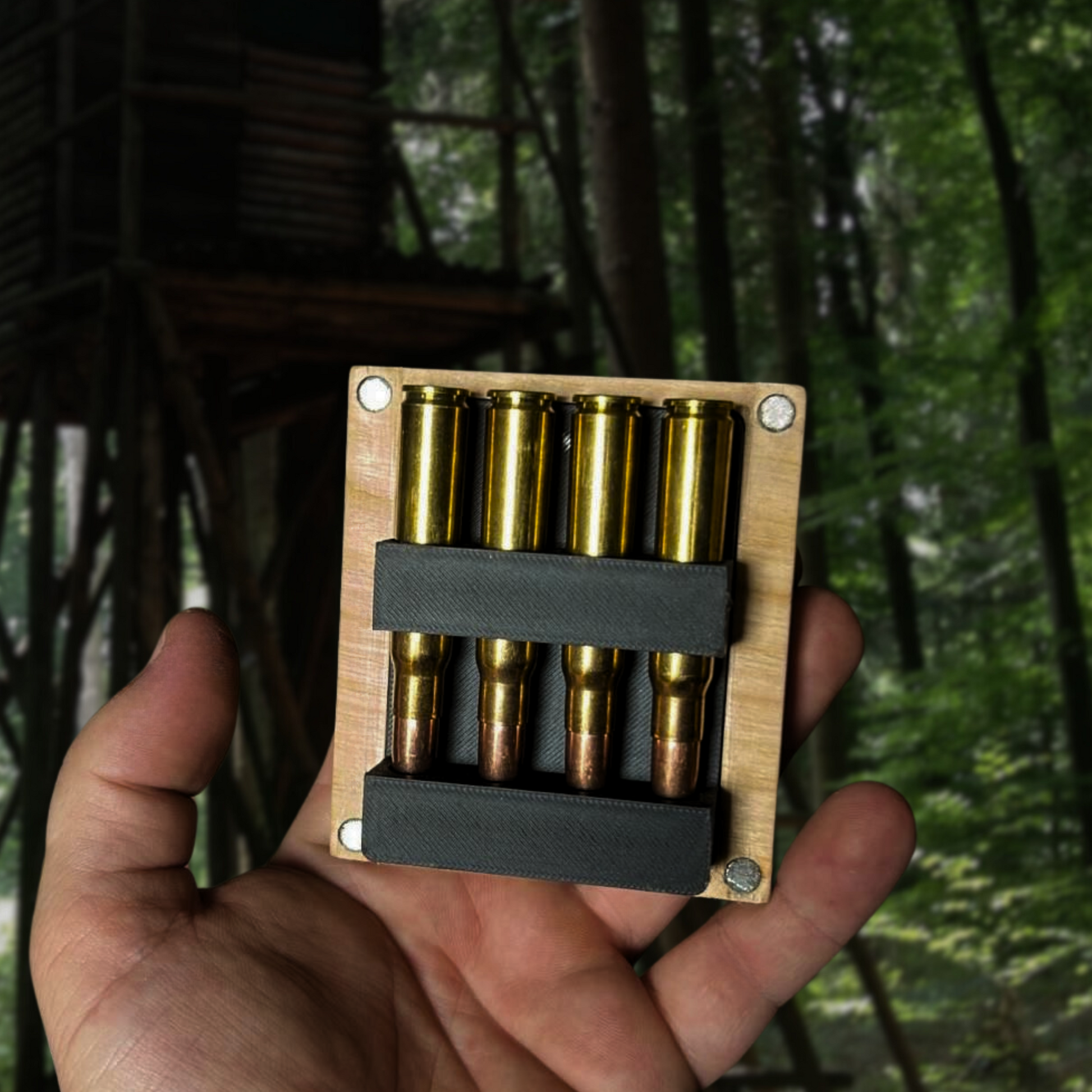 Alpha Aim Munitionsbox aus Kirschholz – Waidmannsheil